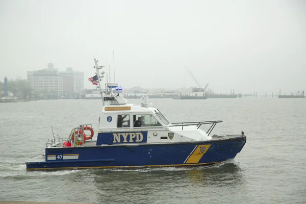 NYPD boat providing security during Fleet Week 2014 — Stock Photo, Image