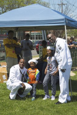 Tanımlanamayan Donanma bize ait seyirci ile bomba imha ekibi alarak resimden sonra karşı önlemler gösteri sırasında donanma haftası 2014