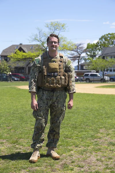 Unidentified US Navy  from EOD team after mine countermeasures demonstration during Fleet Week 2014 — Stock Photo, Image