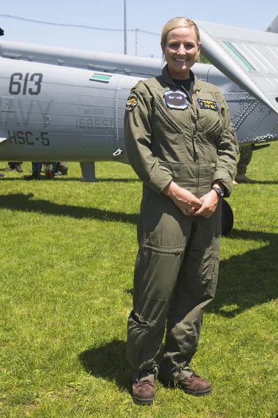 Unidentified helicopter pilot after mine countermeasures demonstration during Fleet Week 2014 — Stock Photo, Image