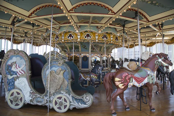 Horses on a traditional fairground Jane's carousel in Brooklyn — Stock Photo, Image