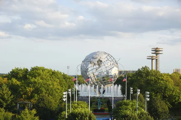 1964 new york wereld s eerlijke unisphere in flushing meadows park — Stockfoto