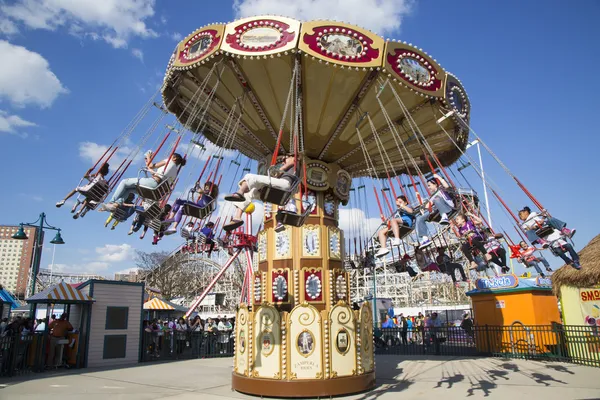 Lynn's Trapeze swing carousel in Coney Island Luna Park — Stock Photo, Image