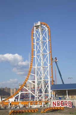 Şimşek Hız trenine Brooklyn coney Adası'nda inşası