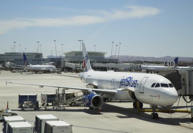 Jet blue airbus a320 uçakları las vegas airport kalkışa hazır