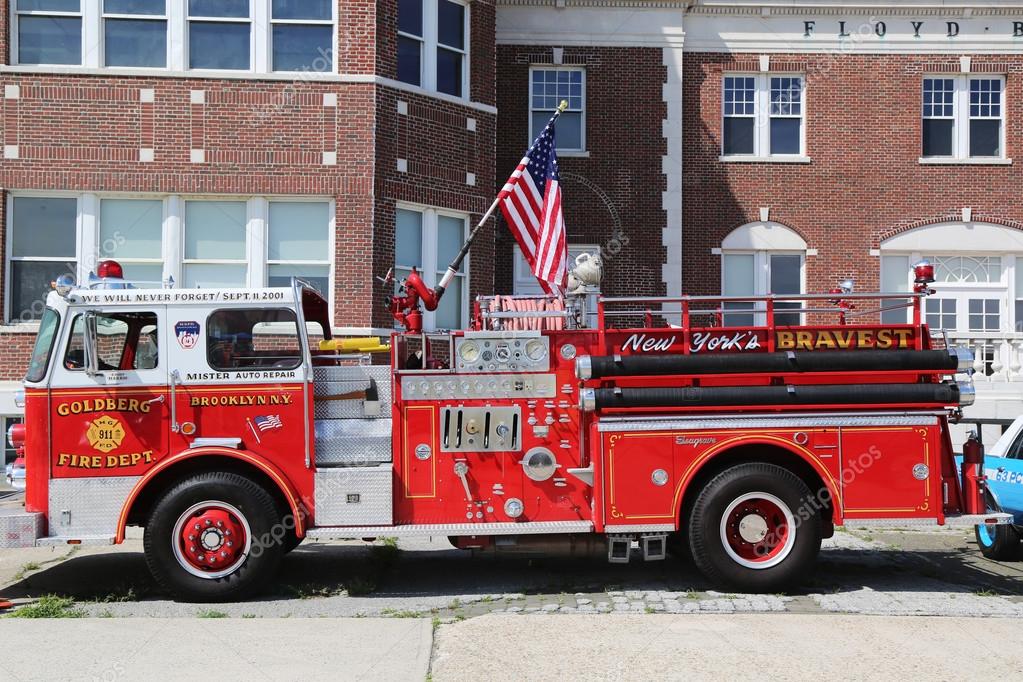 Fire Truck On Display At The Antique Automobile Association Of Brooklyn Annual Spring Car Show Stock Editorial Photo C Zhukovsky 48402387