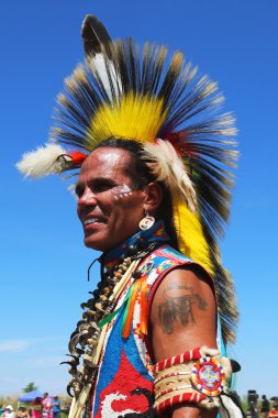 nyc, tanımlanamayan yerli Amerikalı dansçı pow wow Brooklyn'de