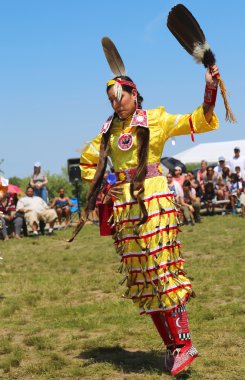 nyc, tanımlanamayan yerli Amerikalı dansçı pow wow