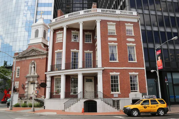 The Shrine of St. Elizabeth Ann Seton at Our Lady of the Rosary Parish in Manhattan — Stock Photo, Image