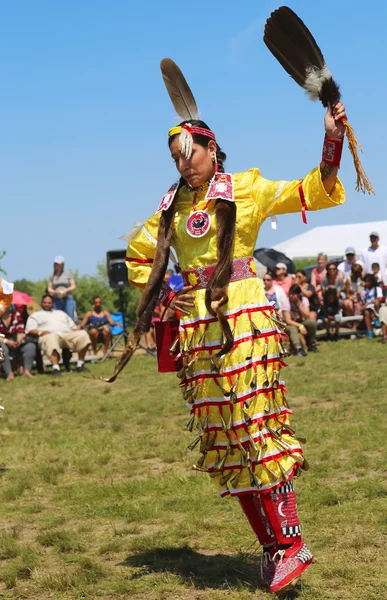 Dançarina nativa americana não identificada no NYC Pow Wow — Fotografia de Stock
