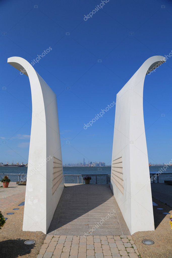Postcards 9 11 memorial in Staten Island Stock Editorial Photo