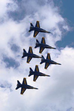 donanma haftası sırasında 2014 göster bize lacivert melekler havada f-18 hornet uçaklar yapmak