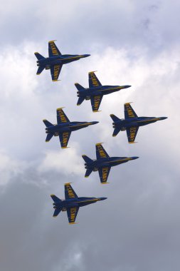 donanma haftası sırasında 2014 göster bize lacivert melekler havada f-18 hornet uçaklar yapmak