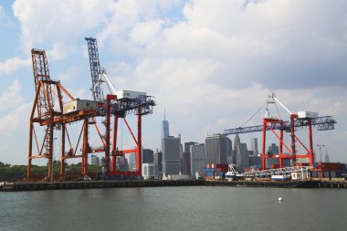 Kırmızı kanca konteyner terminali Brooklyn'de
