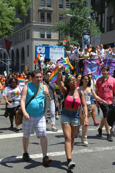 Lgbt Stolzparade Teilnehmer in New York City — Stockfoto