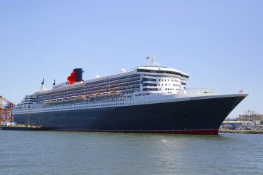 brooklyn cruise terminal Queen mary 2 kruvaziyer gemi yanaştı
