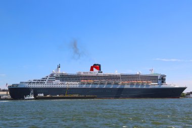 brooklyn cruise terminal Queen mary 2 kruvaziyer gemi yanaştı