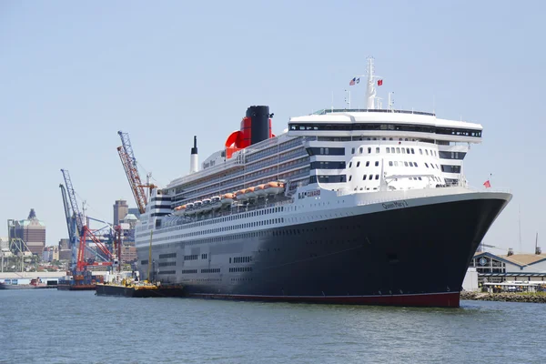 Navio de cruzeiro Queen Mary 2 atracado no Brooklyn Cruise Terminal — Fotografia de Stock