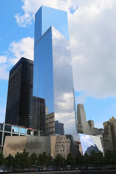 世界贸易中心 4 和 9 月 11 日博物馆在 9 月 11 日纪念公园 — 图库照片