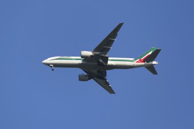 Alitalia boeing 777 new York jfk Havaalanı'nda açılış öncesi gökyüzü