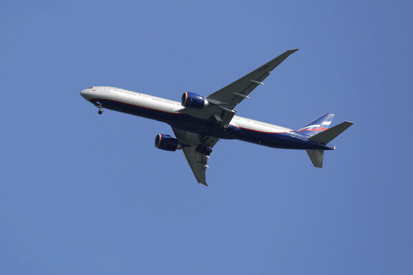 Aeroflot  Boeing 777 in New York sky before landing at JFK Airport