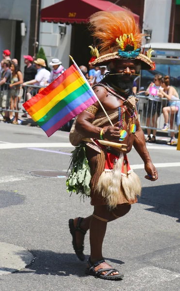 LGBT pride parade deelnemer in new york city — Stockfoto