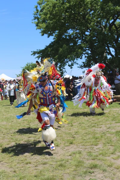 Unidentified Native American dancers at the NYC Pow Wow — Stock Photo, Image