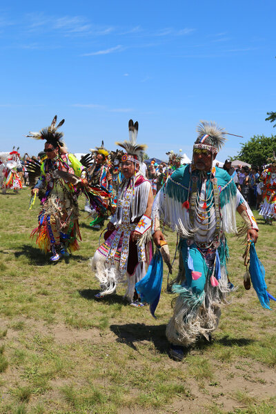 Неопознанные индейские танцоры в Нью-Йорке
