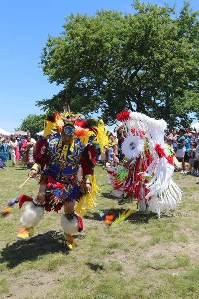 Dançarinos nativos americanos não identificados no NYC Pow Wow — Fotografia de Stock