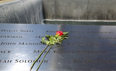 lower manhattan ground zero, ulusal 11 Eylül anma ayrıldı çiçek