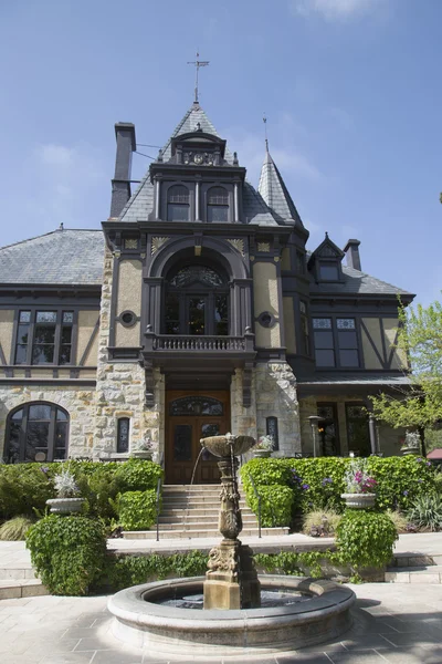 Het historische huis van de Rijn bij beringer wijngaarden in napa valley — Stockfoto