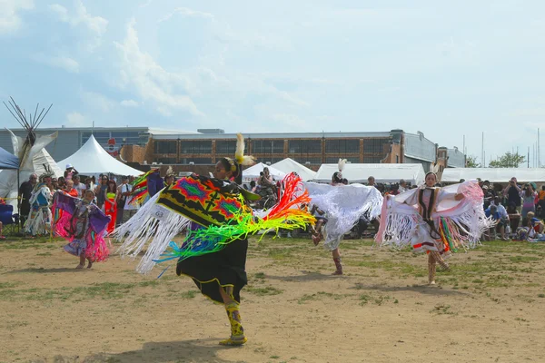 Dançarinos nativos americanos não identificados no NYC Pow Wow — Fotografia de Stock