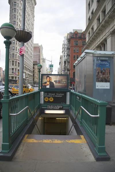 Entrada de metro en la calle 23 en Nueva York — Foto de Stock