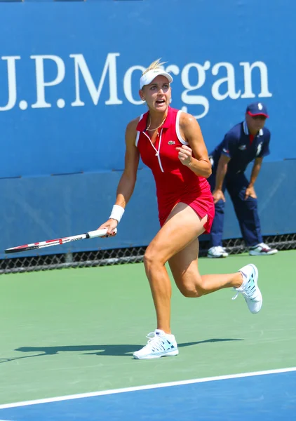 Professional tennis player Elena Vesnina during first round match at US Open 2013 — Stock Photo, Image