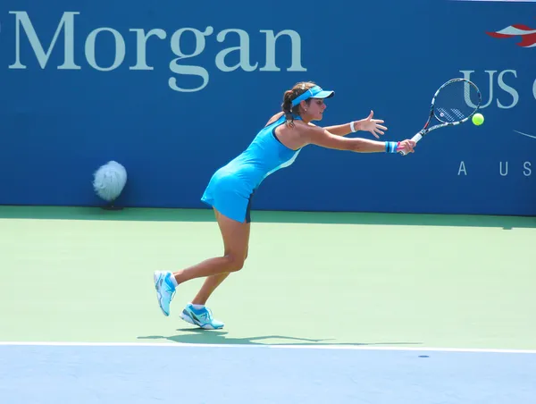 Jugadora de tenis profesional Julia Goerges durante el partido de primera ronda en el US Open 2013 — Foto de Stock