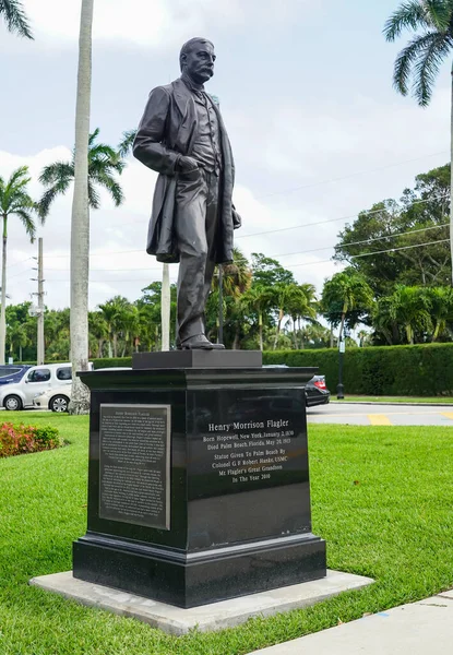 Άγαλμα Henry Morrison Flagler Στο Royal Poinciana Way Στο Palm — Φωτογραφία Αρχείου