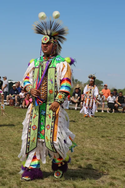 Neznámý domorodý Američan v nyc pow wow — Stock fotografie