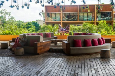 PLAYA DEL CARMEN, MEXICO - 6 Temmuz 2021: Playa del Carmen, Meksika 'daki Xcaret Meksika Oteli. Geleneksel, çok özel otelleri ve çok eğlenceli konsepti aşan sofistike bir otel.