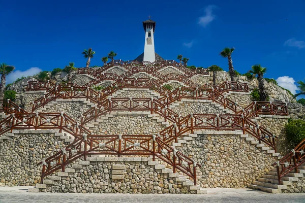 墨西哥Playa Del Carmen的Xcaret酒店Xpiral Pyramid — 图库照片