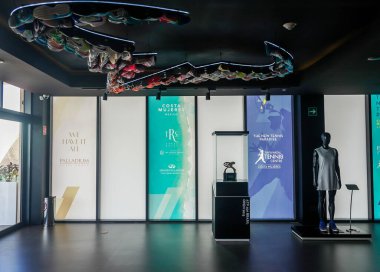 ISLA MUJERES, MEXICO - 19 Eylül 2021: Rafa Nadal Müzesi Costa Mujeres, Meksika 'daki Rafa Nadal Tenis Merkezi. Rafa Nadal Müzesi Xperience, spor kariyerinin en güzel anlarını tekrar yaşıyor.