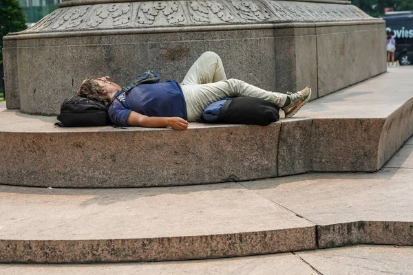 New York City July 2021 Homeless Man Central Park Midtown — Stock Photo, Image