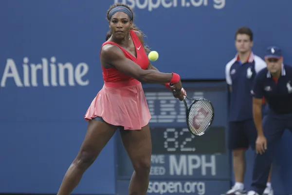 Diecisiete veces campeona del Grand Slam Serena Williams durante su último partido en el US Open 2013 — Foto de Stock
