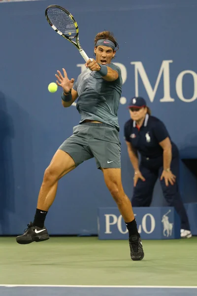 Der zwölfmalige Grand-Slam-Champion Rafael Nadal im Zweitrunden-Match bei den US Open 2013 — Stockfoto