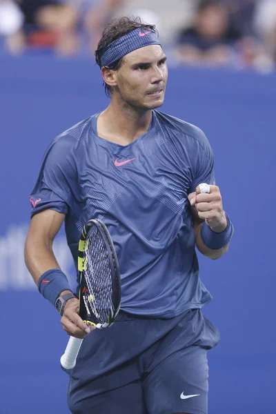 Twaalf keer grand slam champion rafael nadal tijdens de vierde ronde match op ons open 2013 — Stockfoto