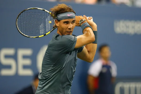 Doce veces campeón del Grand Slam Rafael Nadal durante el partido de segunda ronda en el US Open 2013 — Foto de Stock