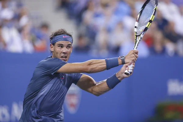 Doce veces campeón del Grand Slam Rafael Nadal durante el partido de la cuarta ronda en el US Open 2013 — Foto de Stock
