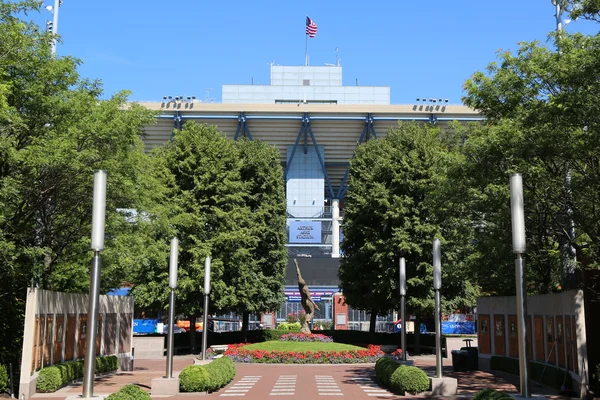 Arthur Ashe Stadium al Billie Jean King National Tennis Center pronto per il torneo US Open — Foto Stock