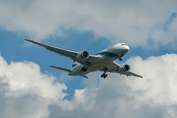 ニューヨーク 2021年10月7日 Boeing 787 Dreamlinerは ニューヨークのJfk国際空港に着陸するために降下します — ストック写真