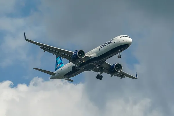 New York October 2021 Jetblue Airbus A321Neo Descending Landing Jfk — Stock Photo, Image