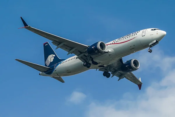 Nova Iorque Outubro 2021 Aeromexico Boeing 737 Max Desce Para — Fotografia de Stock